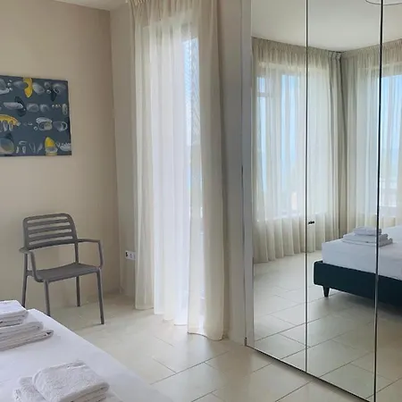 Acera Villa Lozenets