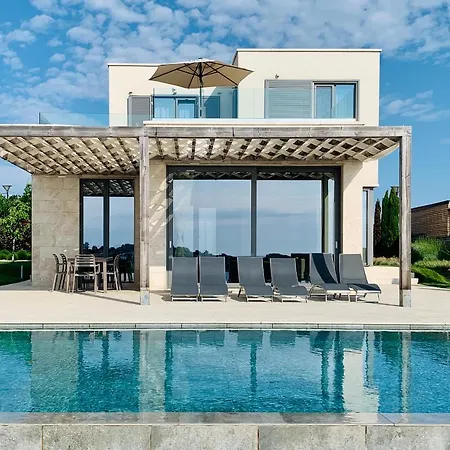 Villa Acera *
