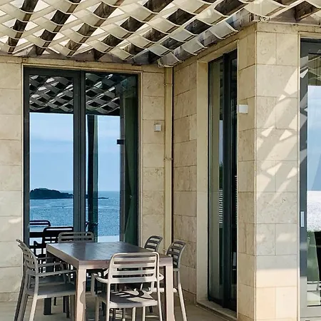 Acera Villa *